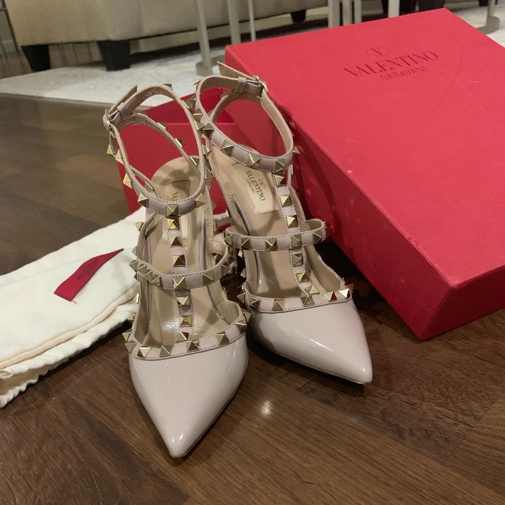 Valentino Garavani Rockstuds, Size 38